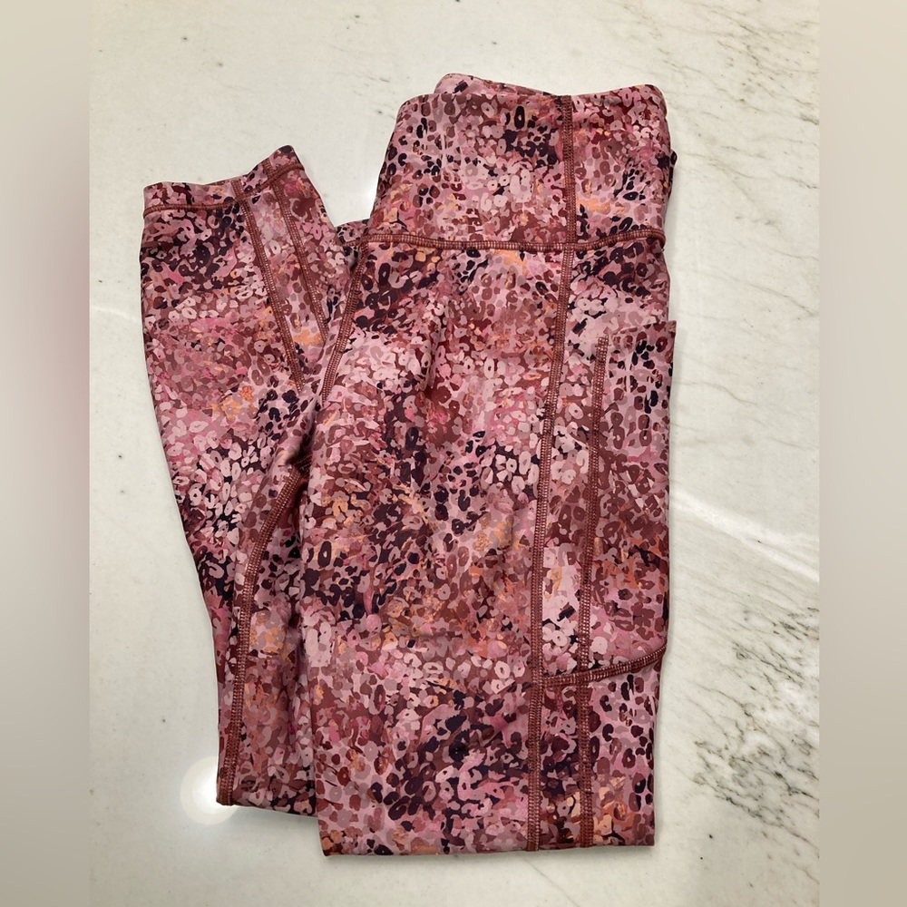 Athleta Ultimate Stash 7/8 Tight Size Medium